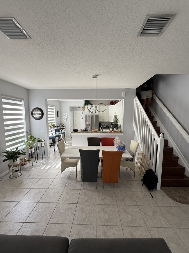Foto del edificio - 1011 Woodfield Rd
