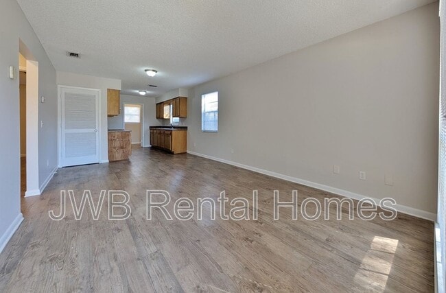 Building Photo - 8665 Buttercup St