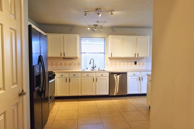 Building Photo - 21327 Hadrian Dr