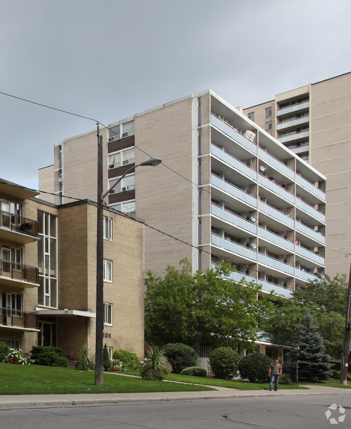 Building Photo - Roselawn Terrace