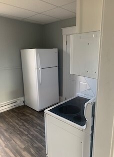 Kitchen Refrigerator, Stove, Stackable Washer/Dryer - 109 Tunnelton St