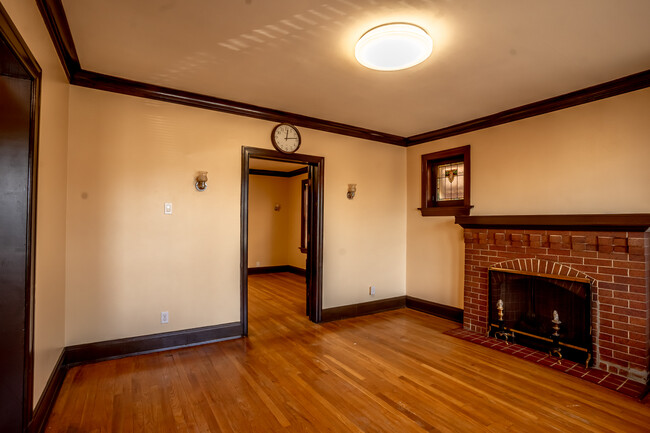 Living room - 3449 Klocke St