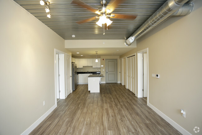 2BR, 2BA - The Woodford/1055 SF - 888 Lofts