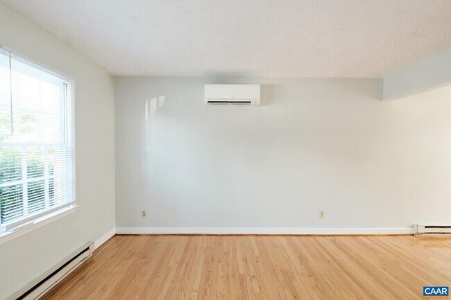 Foto del edificio - 1406 Chesapeake St