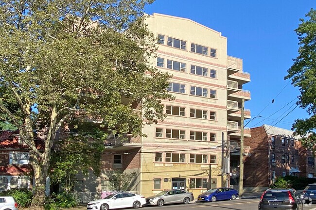 Foto del interior - 84-42 Smedley St