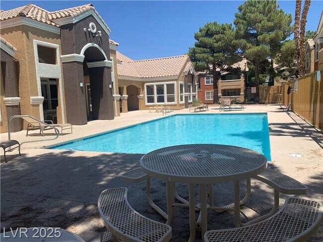 Foto del edificio - Wonderful Condo!