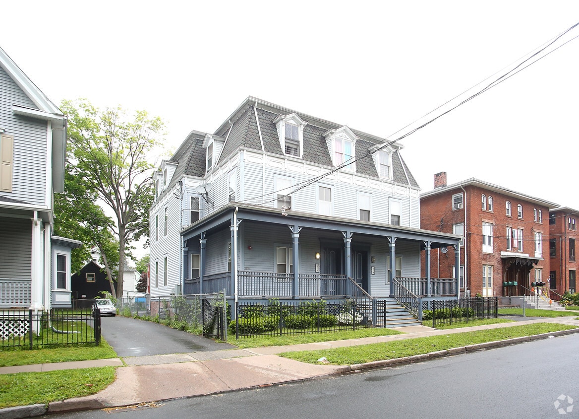 Building Photo - 32-34 Madison St