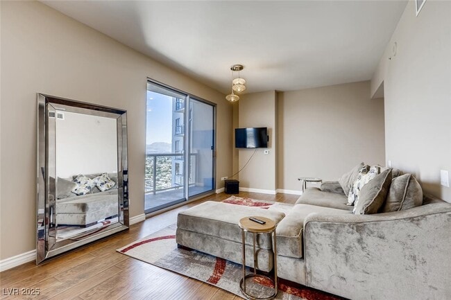 Building Photo - 200 W Sahara Ave