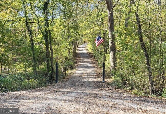 Building Photo - 72 Jordans Rd