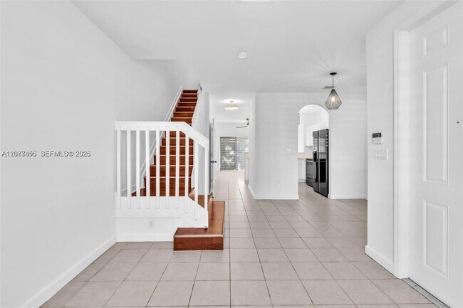 Building Photo - 1395 NE 33rd Ave