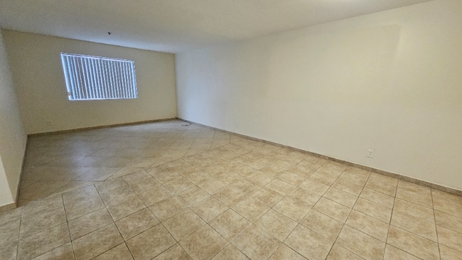 Foto del edificio - 5541 Fulcher Ave