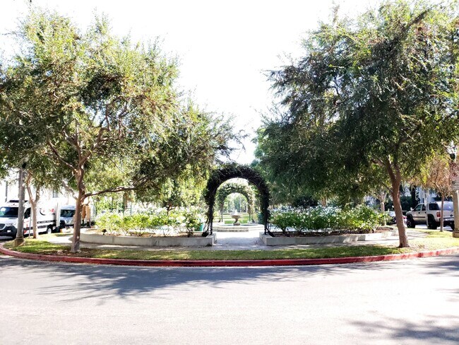 Foto del edificio - 5625 Crescent Park W