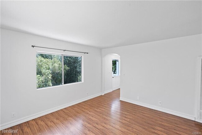 Foto del edificio - 2 br, 2 bath Condo - 615 Acacia Ave # 1/2