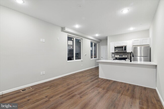 Foto del edificio - 1230 N Marshall Street Unit 1F