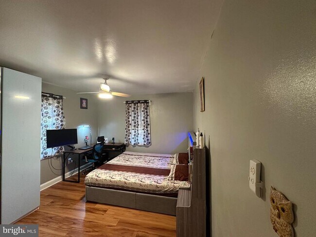 Foto del edificio - 102 Philmar Ave