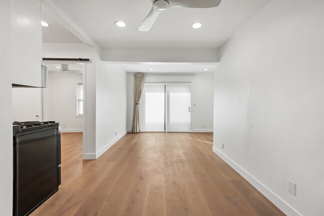 Building Photo - 316 11th Pl