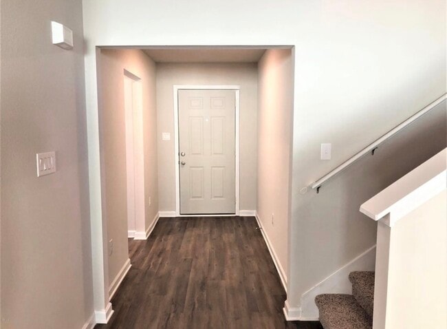 Building Photo - 9050 Bellewood Pl
