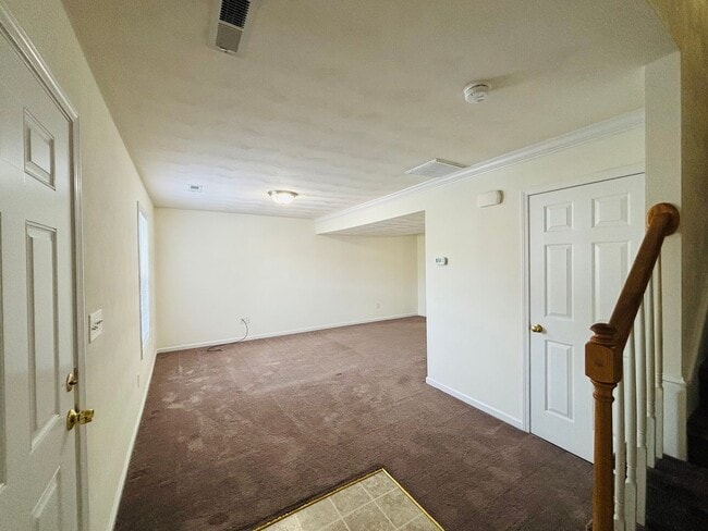 Foto del edificio - 100 Salem Ln