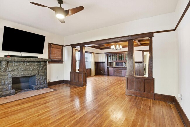 Foto del edificio - 1610 W 36th Pl