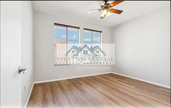 Foto del edificio - 6745 N 93RD Ave