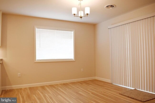 Building Photo - 1485 Treeline Dr