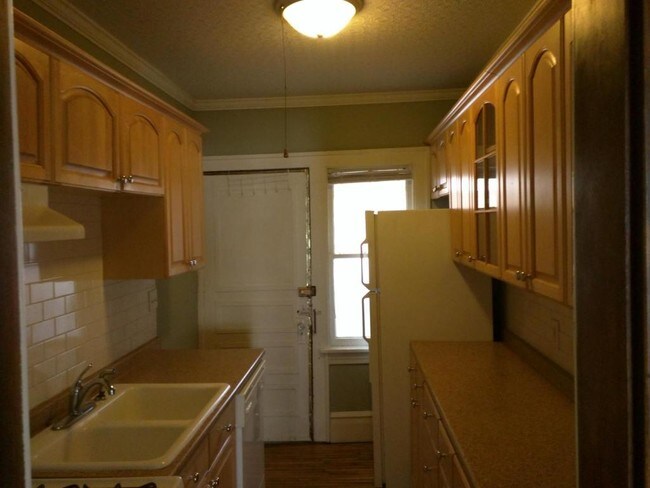 Building Photo - 2016 East Franklin Avenue, Unit 4