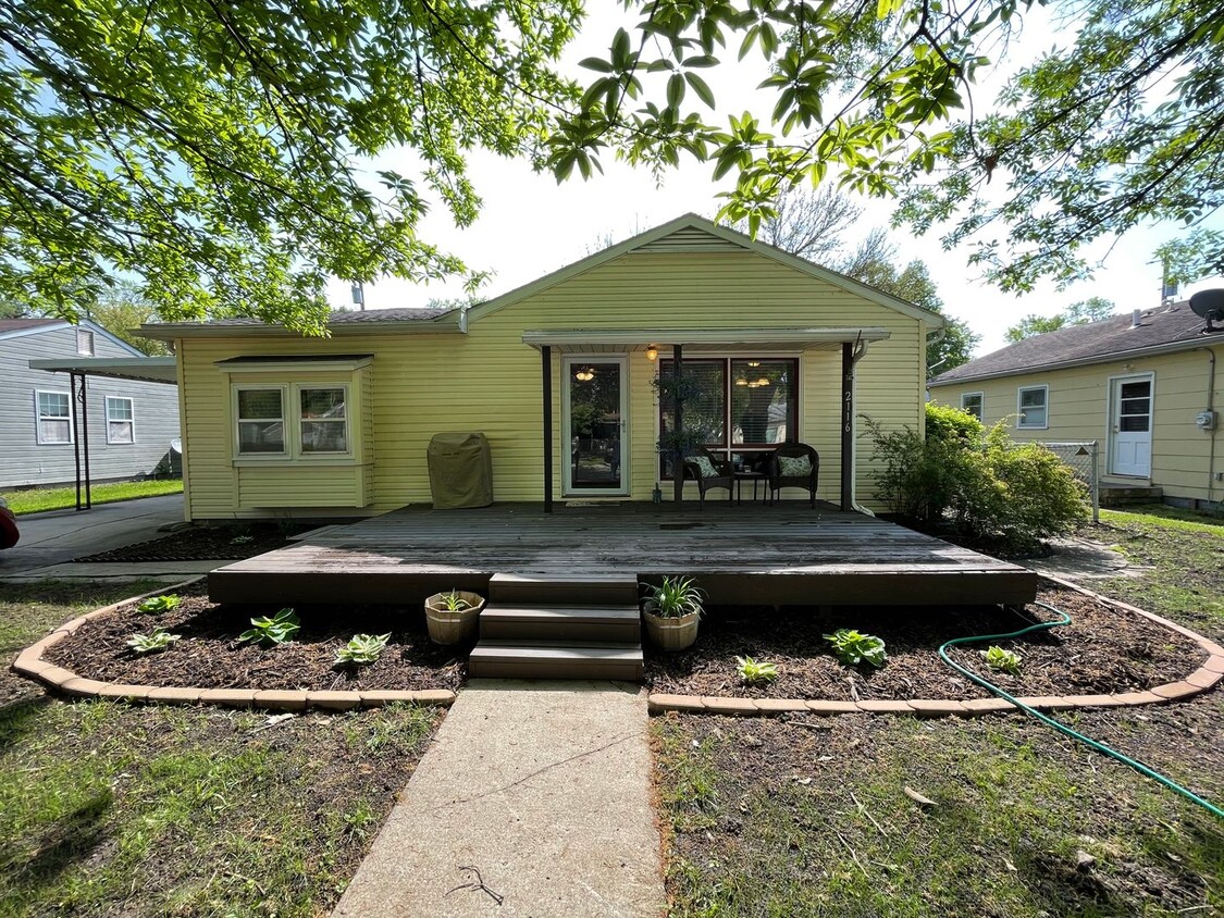 Primary Photo - Single Family Home in Northview Area!