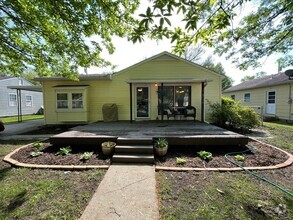 Building Photo - 2116 Green Ave