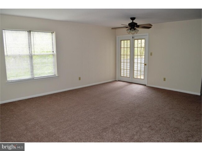 Building Photo - 131 Emery Ct