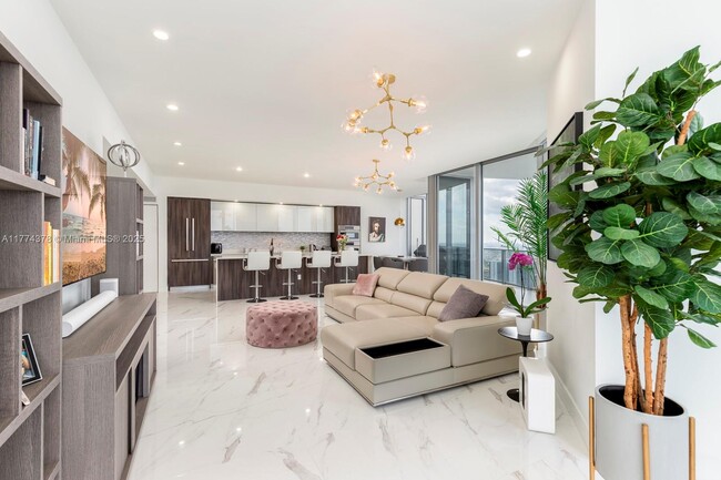 Foto del edificio - 488 NE 18th St