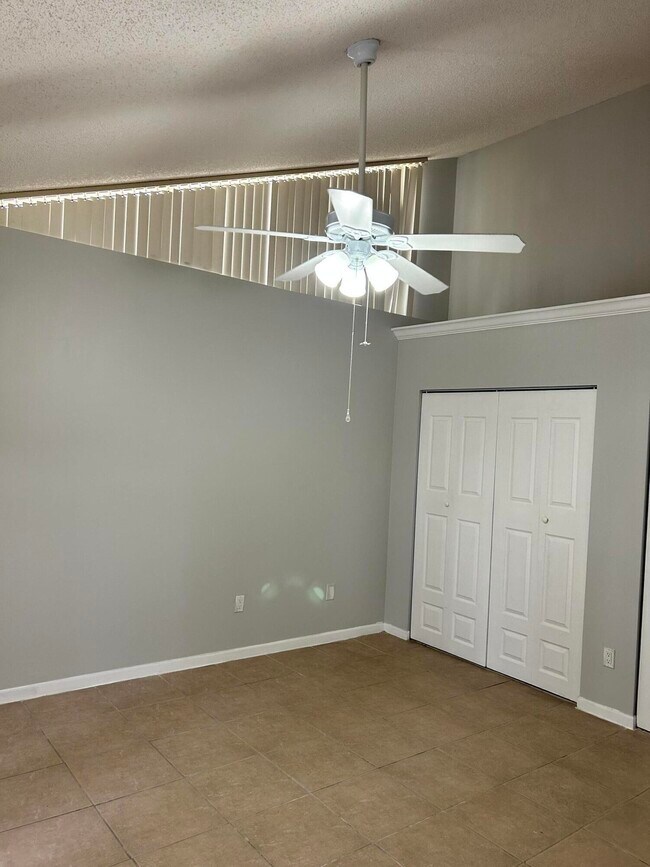 Foto del edificio - 1158 Summit Trail Cir