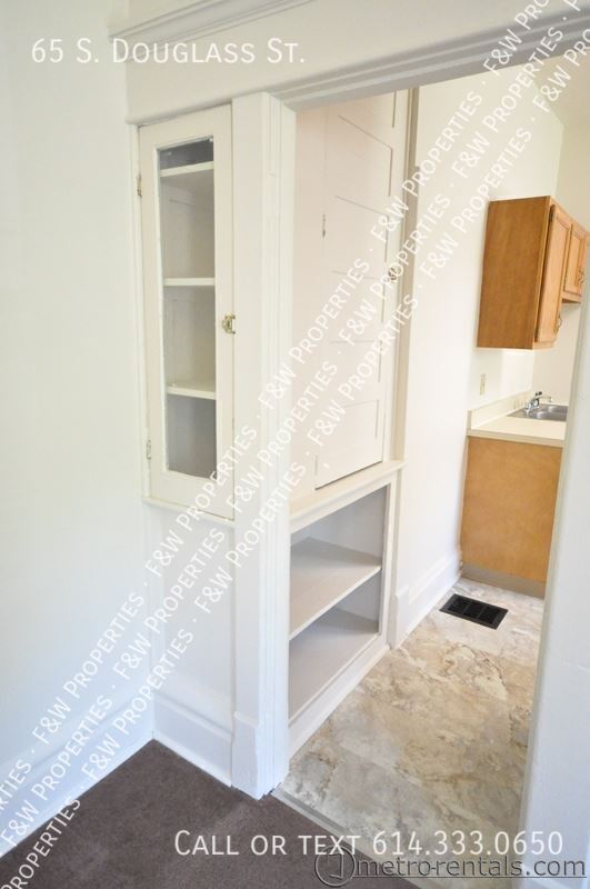 Building Photo - 65 S Douglass St