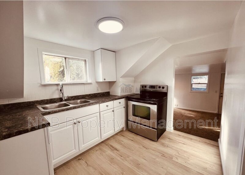 Primary Photo - 3840 S D St