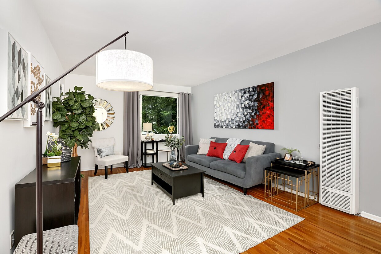 Foto principal - 2427 Centinela Ave