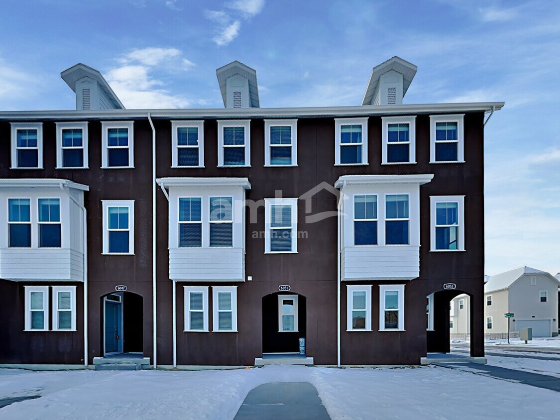 Primary Photo - 6051 W Copperhawk Dr