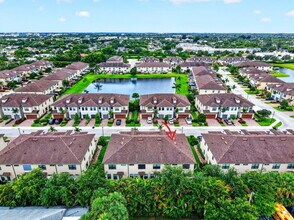 Building Photo - 2833 Troubadour St