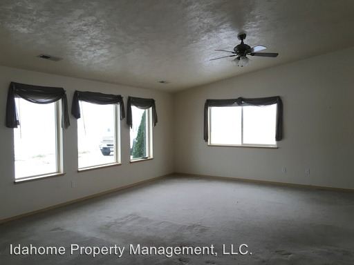 Building Photo - 9911 Missouri Ave