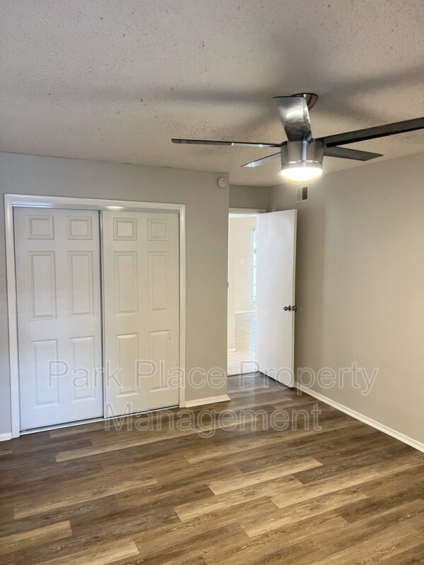 Building Photo - 2801 Willow Run