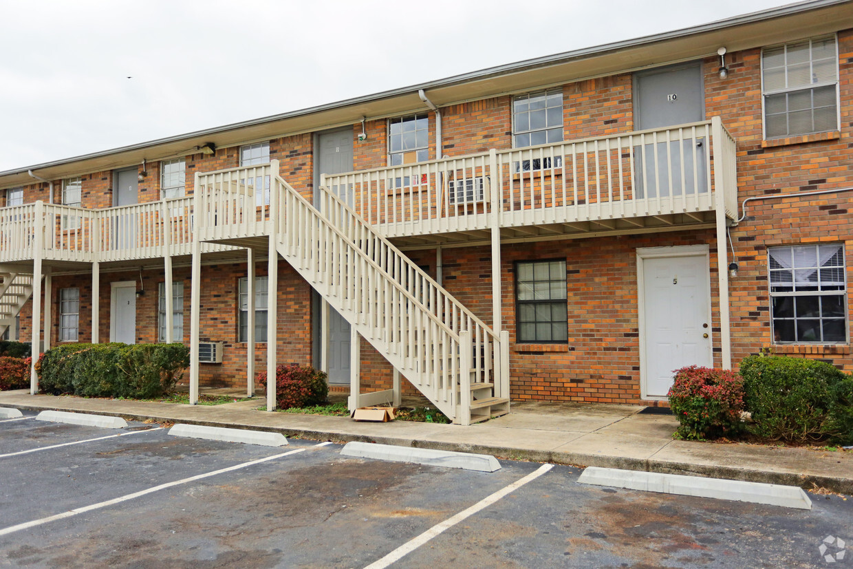 Primary Photo - Wedgewood Apartments