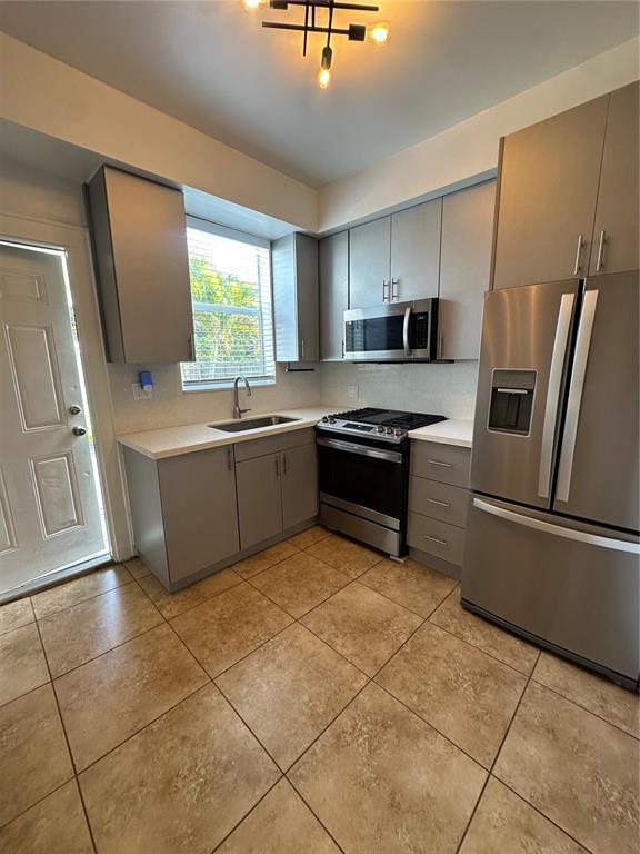 Foto principal - 411 SW 19th St