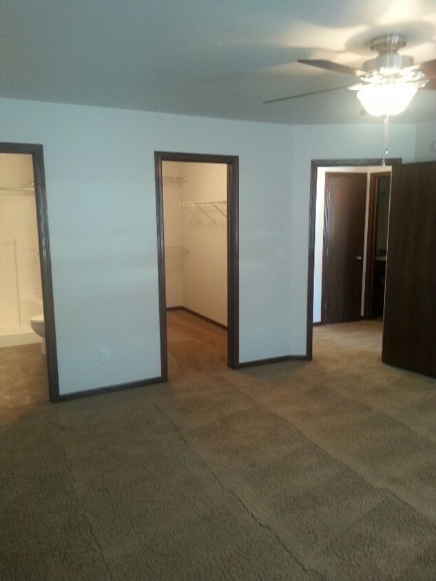 Building Photo - 1217 S Beach Way