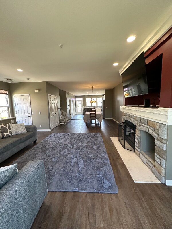 Building Photo - 385 Windmill Dr