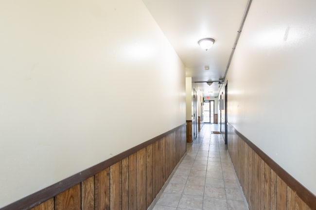 Foto del edificio - 7512 N Granville Rd