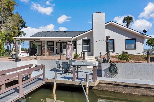 Foto del edificio - 1542 SE Pinwheel Dr