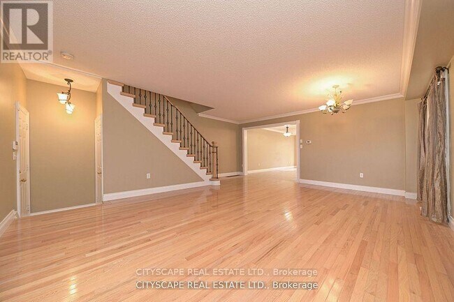 Building Photo - 3989 Skyview St