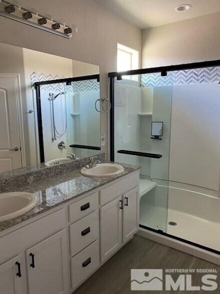 Foto del edificio - 175 Walnut Dr