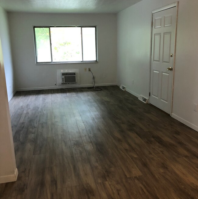 Building Photo - LMB-Stow Apts, LLC  for First Prop II..