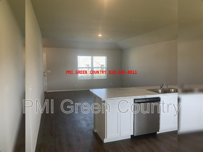 Building Photo - 1103 W Abilene Rd
