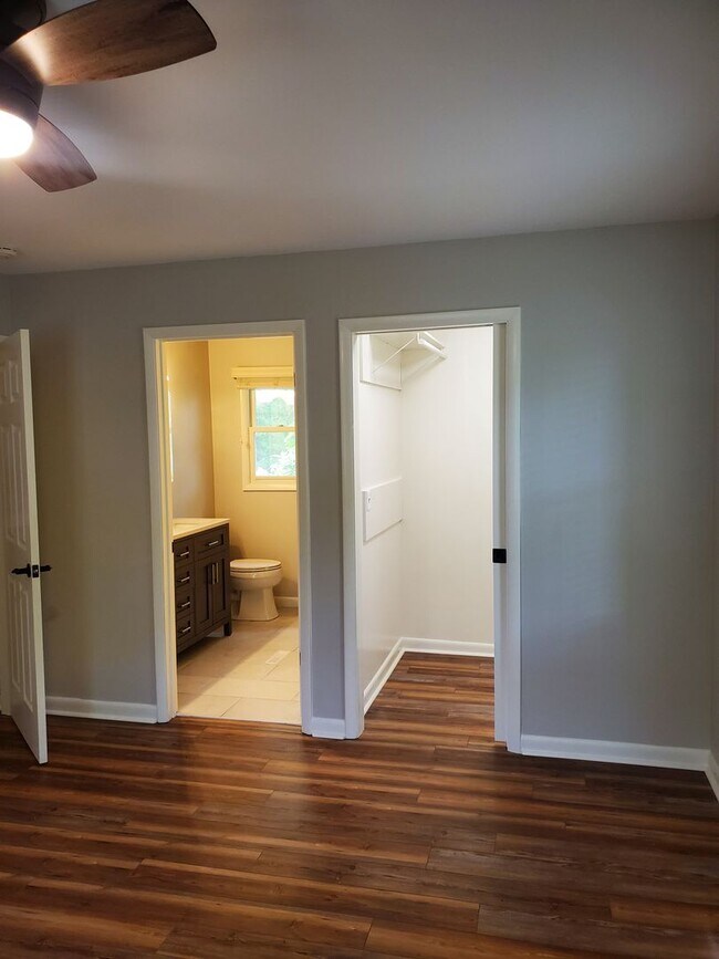 Foto del edificio - Updated with a lovely view of Lake St. George 3 bedroom / 3 bath