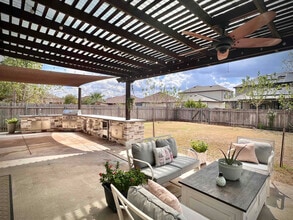 Building Photo - 1910 Ashberry Trail